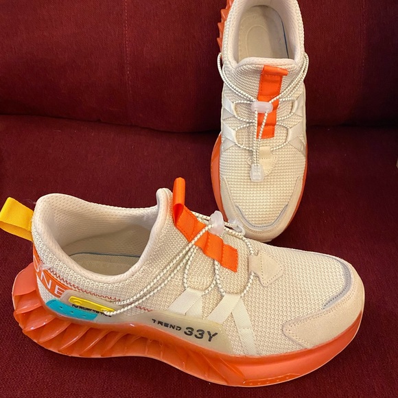 🔥FINAL PRICE DROP🔥European Mesh Breathable Size 43, US Men’s 9.5 Woman’s 11 - Picture 7 of 7